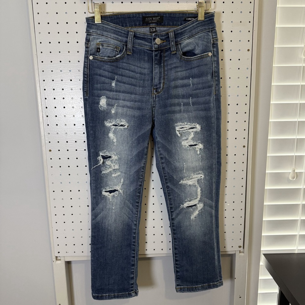 Judy Blue Capri Fit Jeans Women's 3/26 Blue Denim Distressed Cropped Skinny